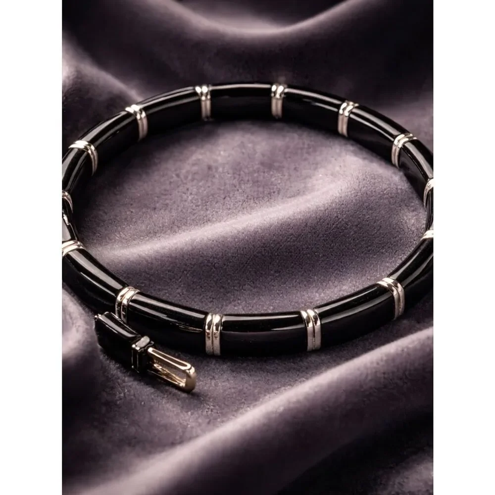 EUC Black and Silver Ladies Belt - Size Small